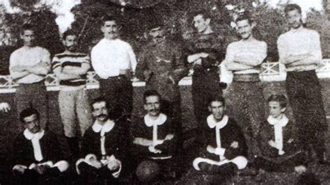 ilk resmi futbol takımı